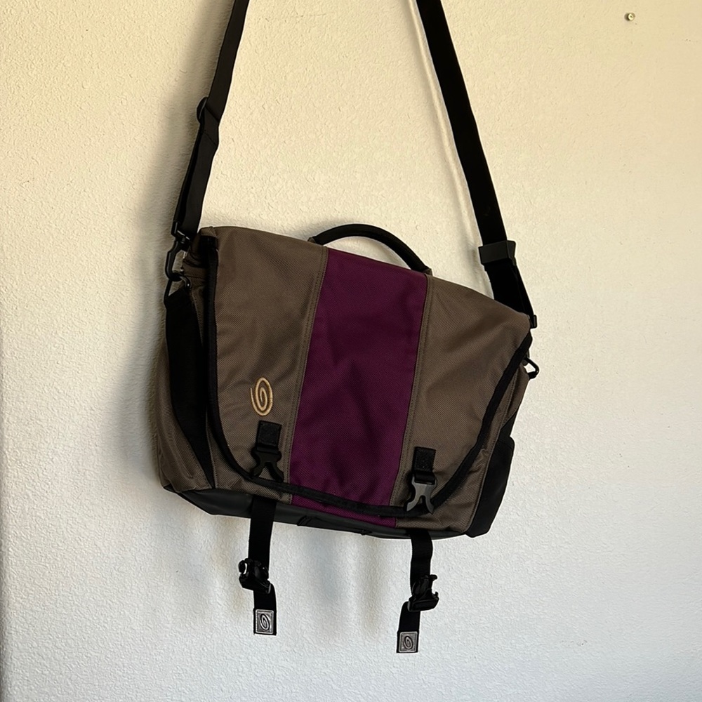 Timbuk2 laptop travel bag.  Olive with purple stripe